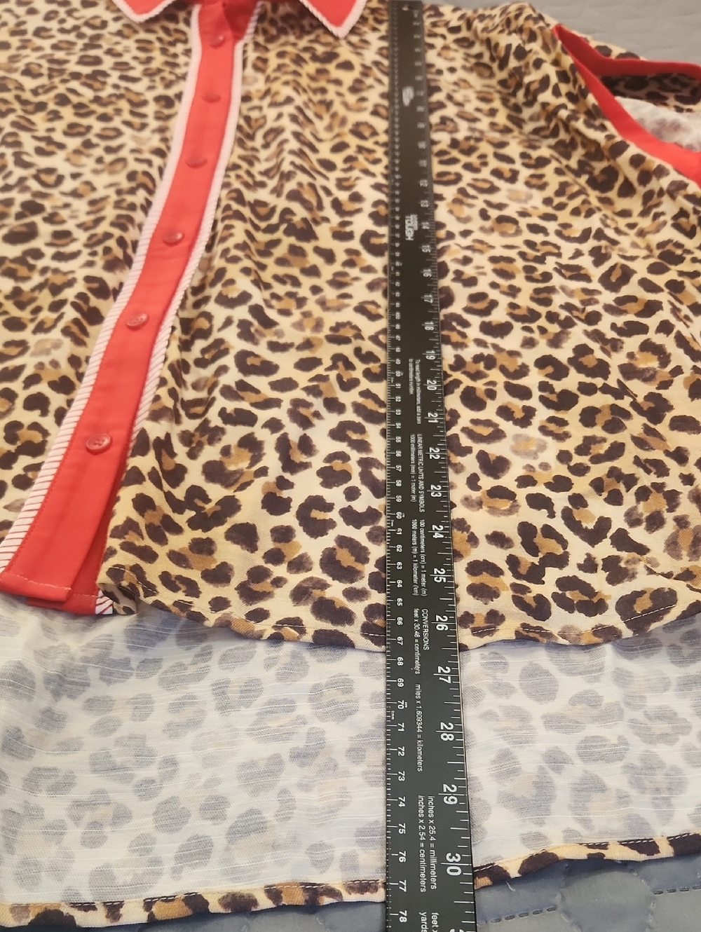 Entro Boho Cheetah Bold Statement Button Top with Red Trim Size XL - Picture 6 of 7